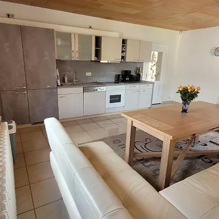 Regner „das Anwesen Am See“ **** 아파트 펠트베르크